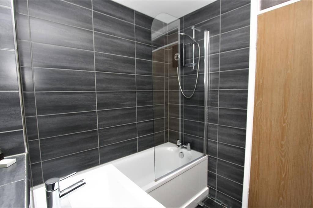 Bijou Merchant City Apartment With Parking Glasgow Exterior photo